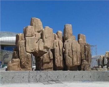 人造塑石假山如何能夠別出心裁?